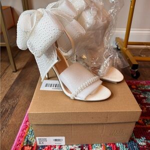 Steve Madden Benni Pearl-Embellished White Heels 8.5 NWT